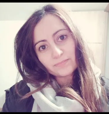Portrait of Jenny Andrea, finance manager of Infinity Bytes IT
